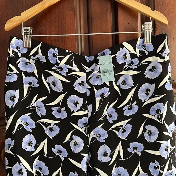 Ann Taylor Wide leg floral pants- size 8P - Picture 8 of 11